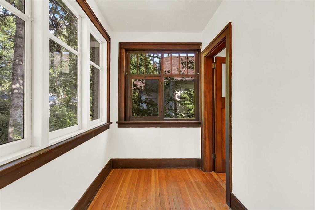Picture for 111 9 Avenue NE Picture for 111 9 Avenue NE