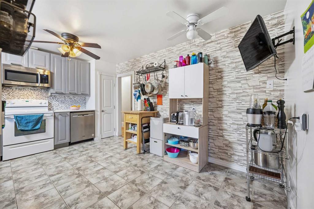 Picture for 515 Murray Place NE https://www.cirrealty.ca/reb/creb/17/A2266617_10.jpg