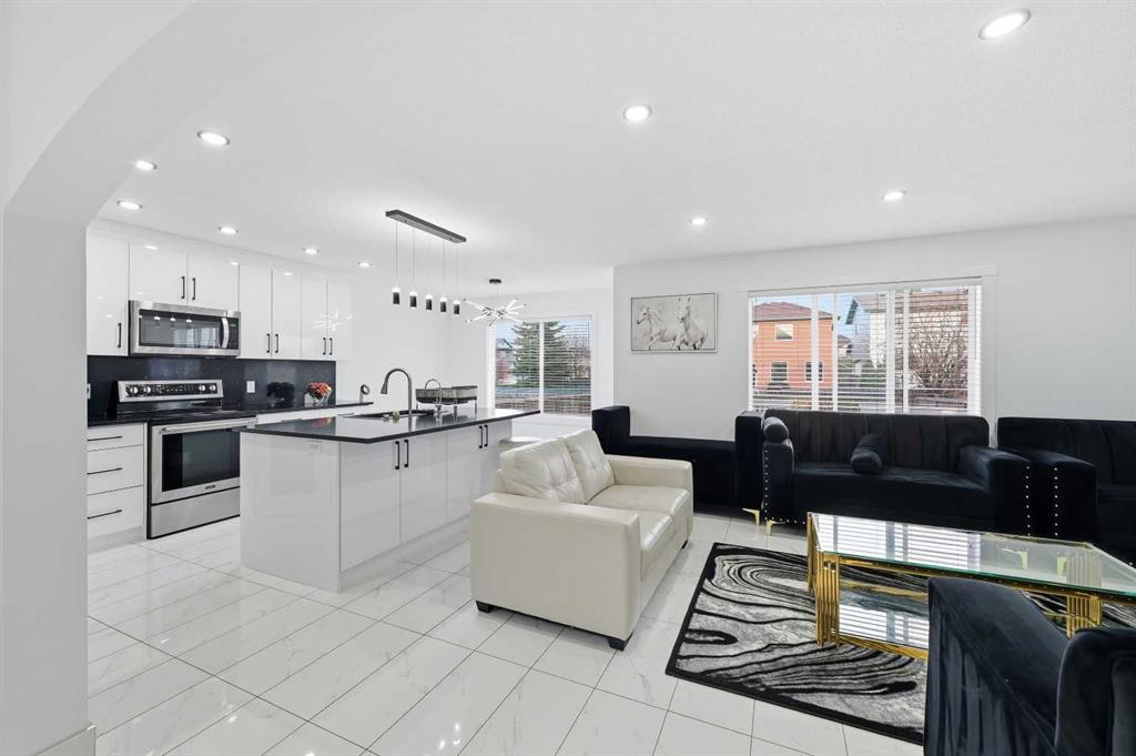 Picture for 53 Martha&apos;s Place NE