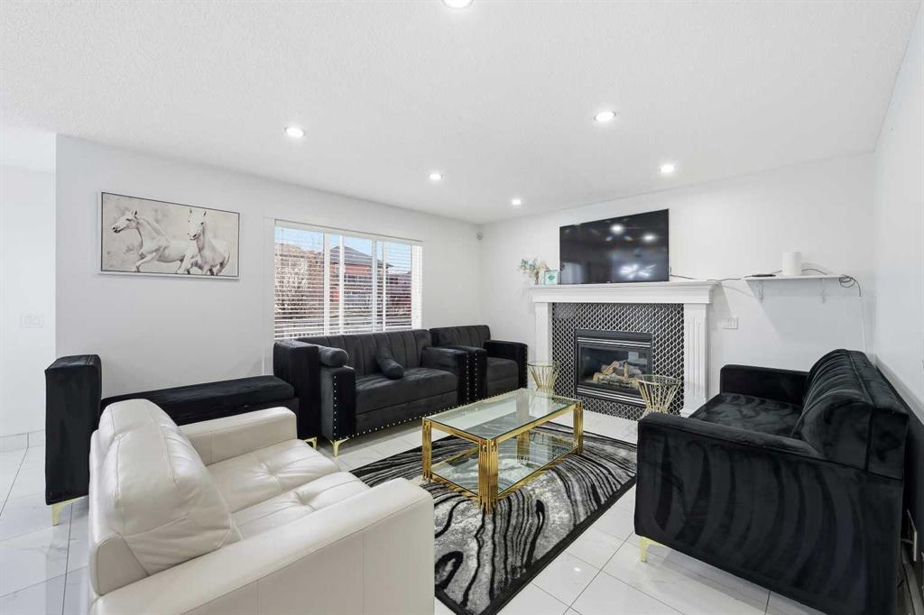 Picture for 53 Martha&apos;s Place NE