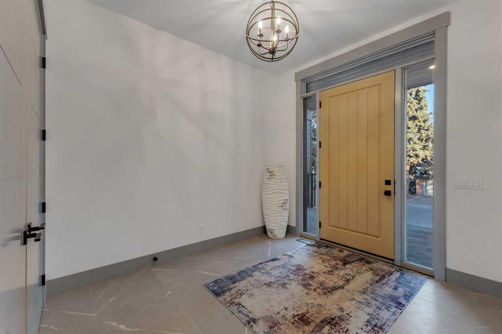 Picture for 30 Roselawn Crescent NW