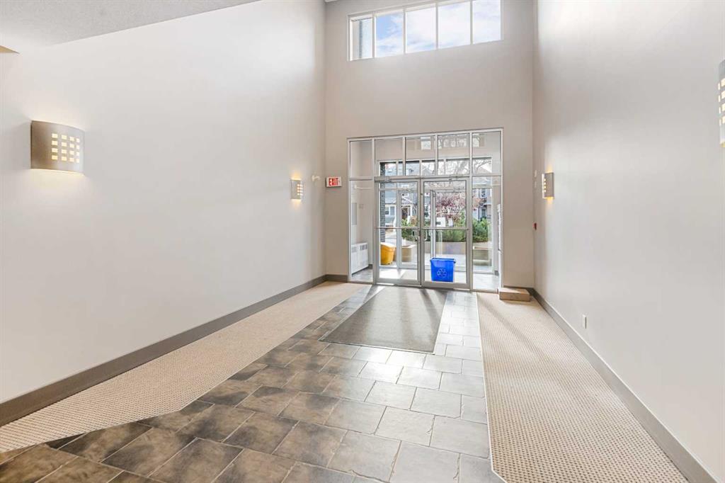 Picture for 110, 910 18 Avenue SW