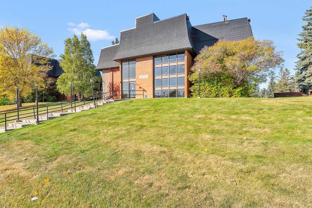 Picture for 2106, 4001B 49 Street NW