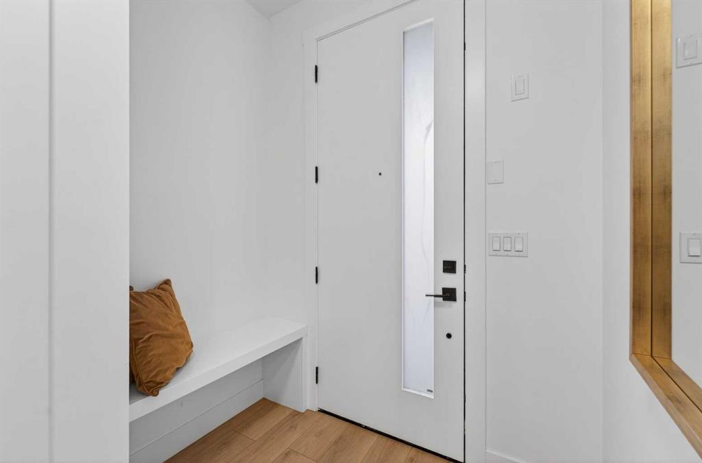 Picture for 1325B 20 Avenue NW