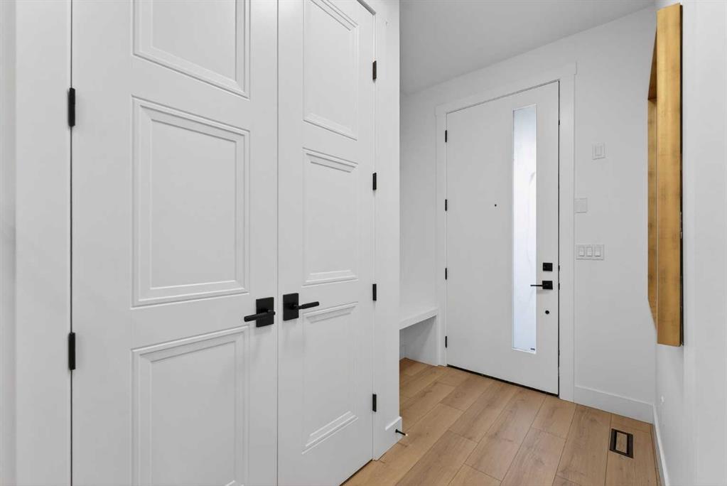 Picture for 1325B 20 Avenue NW