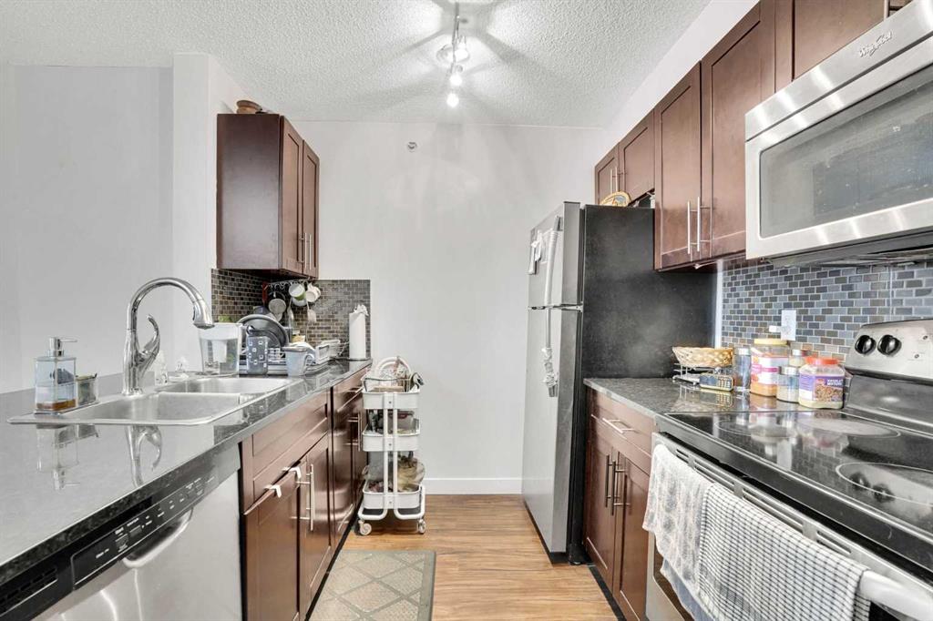 Picture for 411, 15 Saddlestone Way NE