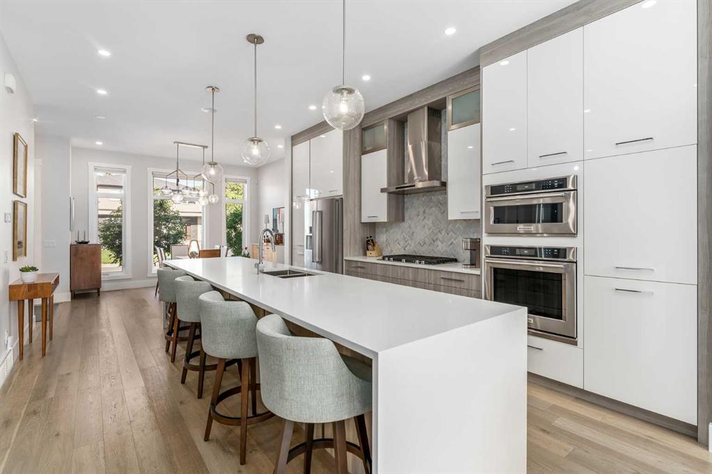 Picture for 2432 32 Street SW