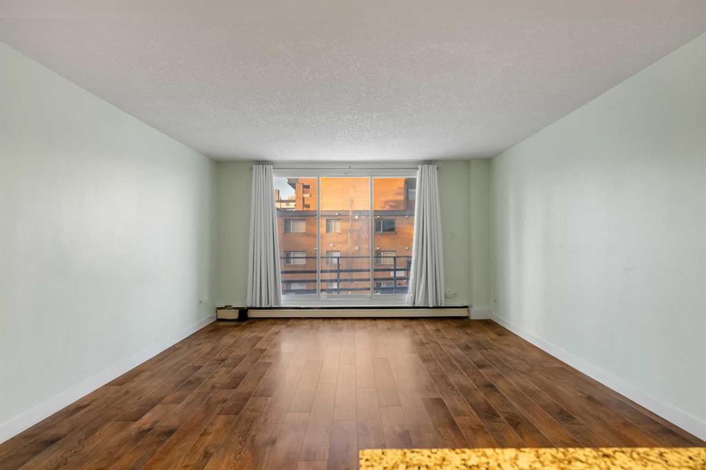 Picture for 206, 1027 Cameron Avenue SW