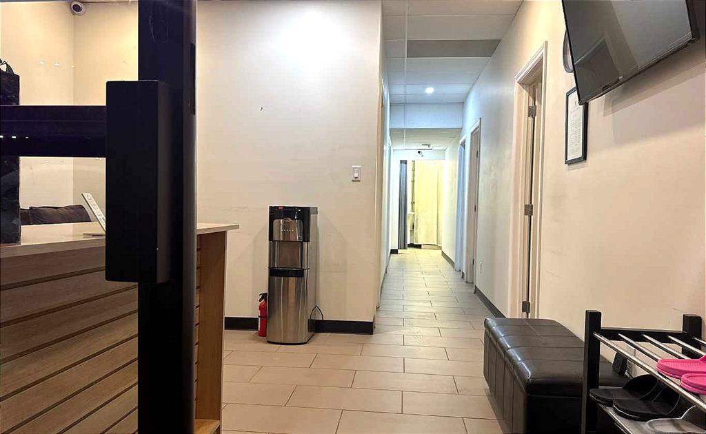 Picture for 4500 Macleod Trail SW