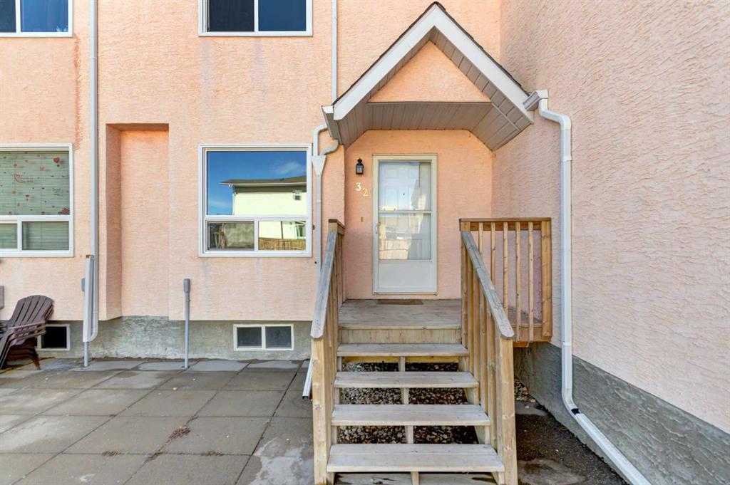 Picture for 32, 204 Strathaven Drive 