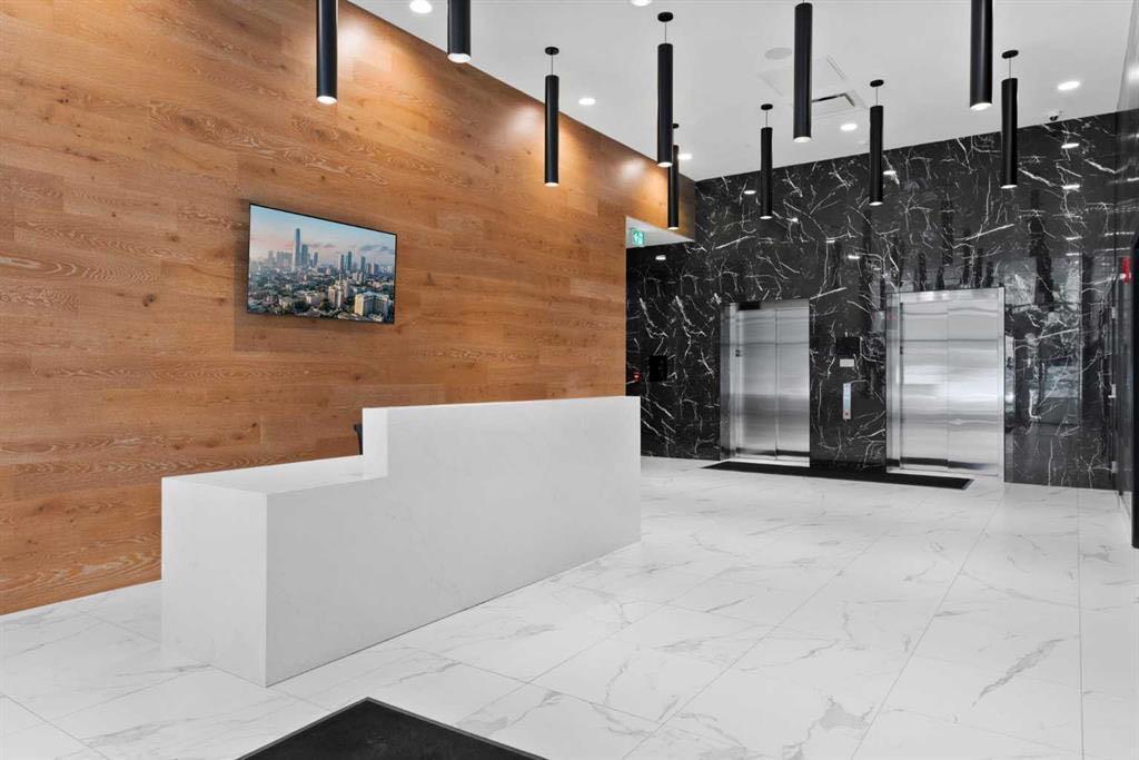 Picture for 447, 110 18A Street NW