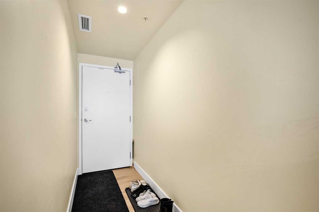 Picture for 402, 3830 Brentwood Road NW