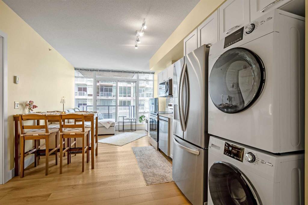 Picture for 402, 3830 Brentwood Road NW