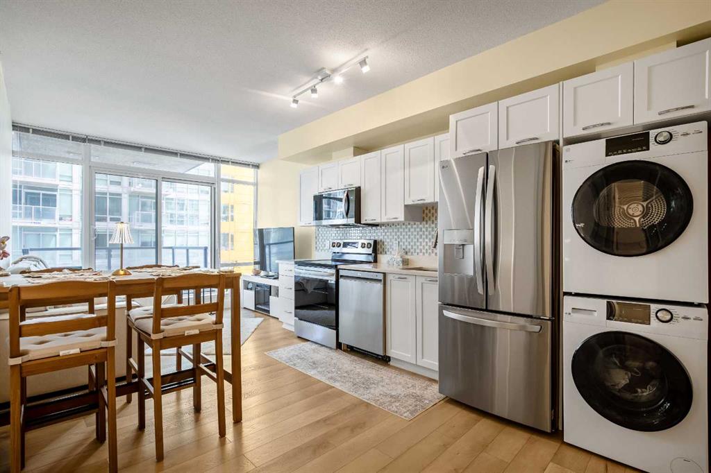 Picture for 402, 3830 Brentwood Road NW