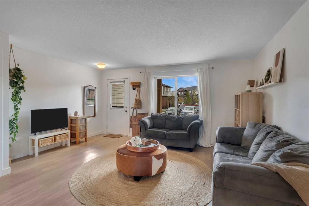 Picture for 4104, 2781 Chinook Winds Drive SW