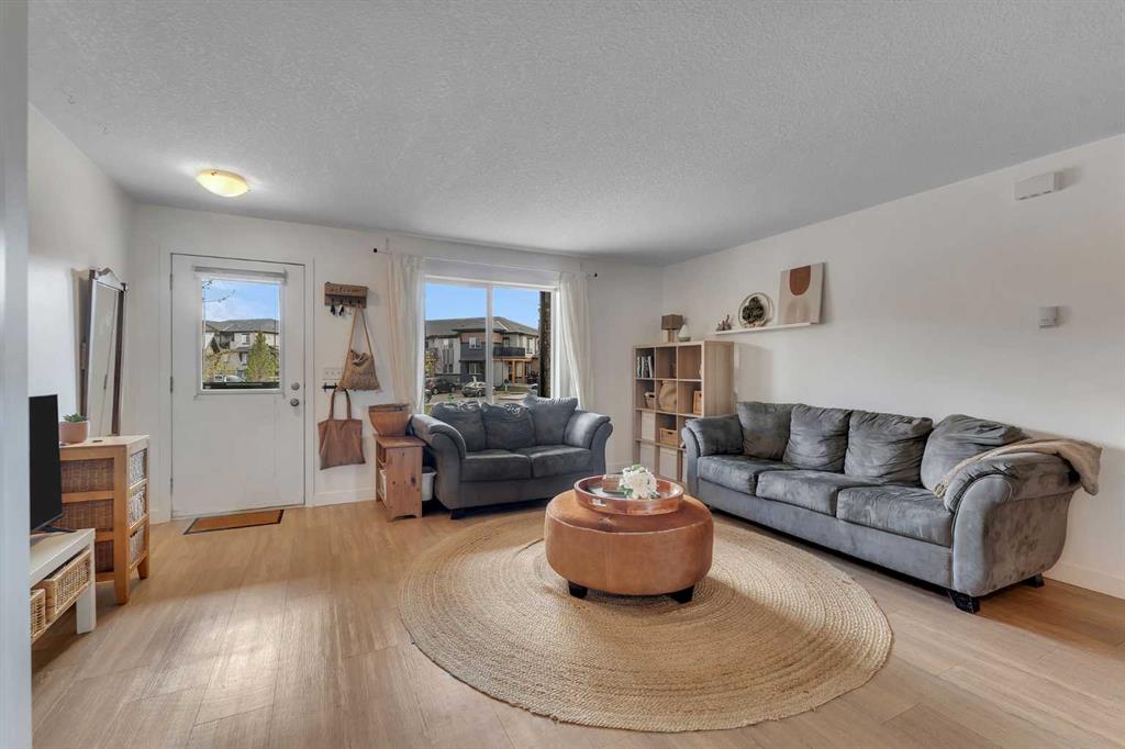 Picture for 4104, 2781 Chinook Winds Drive SW