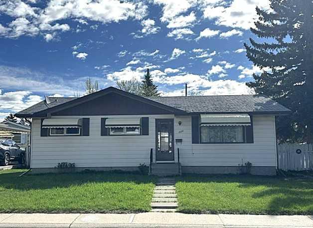 Picture for 1628 Rouleau Crescent SE