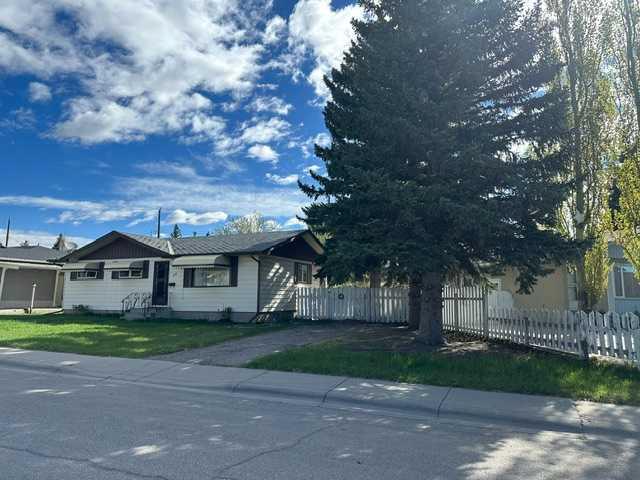 Picture for 1628 Rouleau Crescent SE