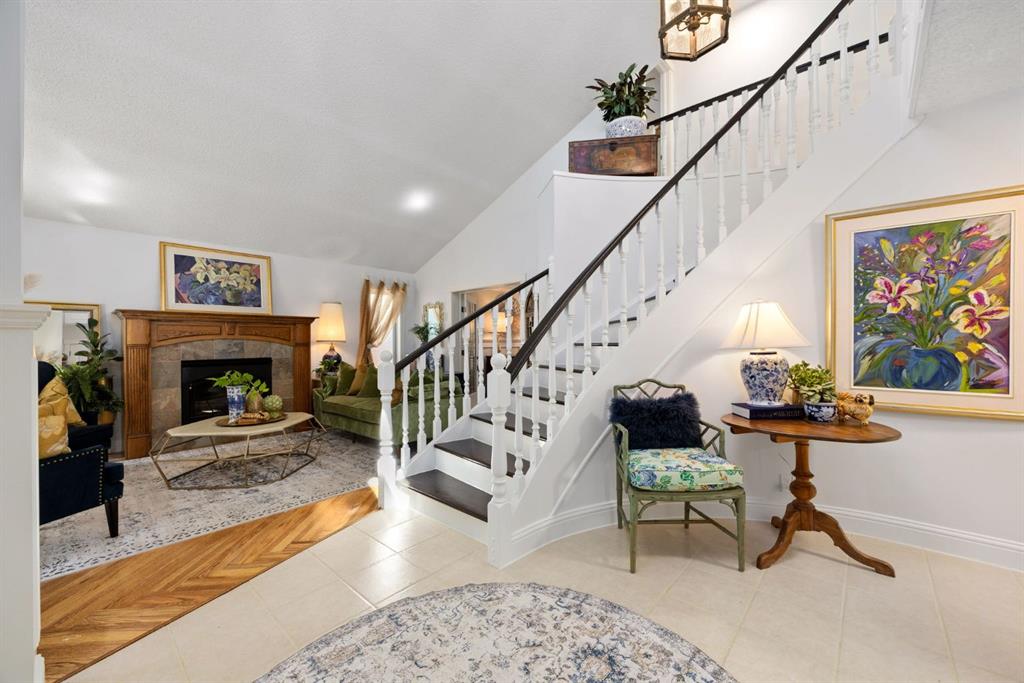 Picture for 51 Woodridge Close SW