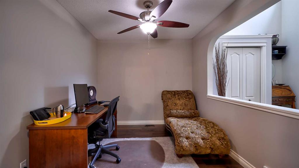 Picture for 327 Sagewood Place SW