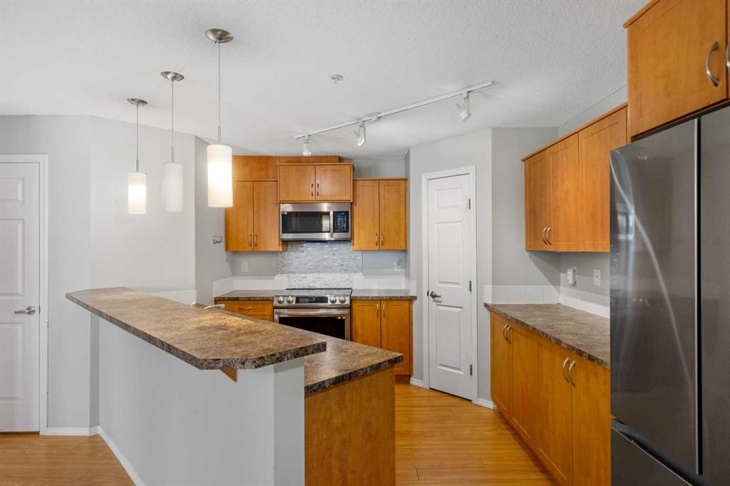 Picture for 2327, 700 Willowbrook Road NW