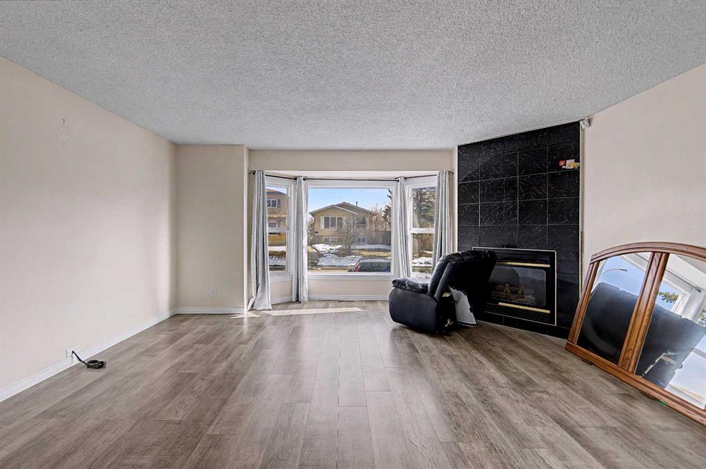 Picture for 48 Whitworth Way NE