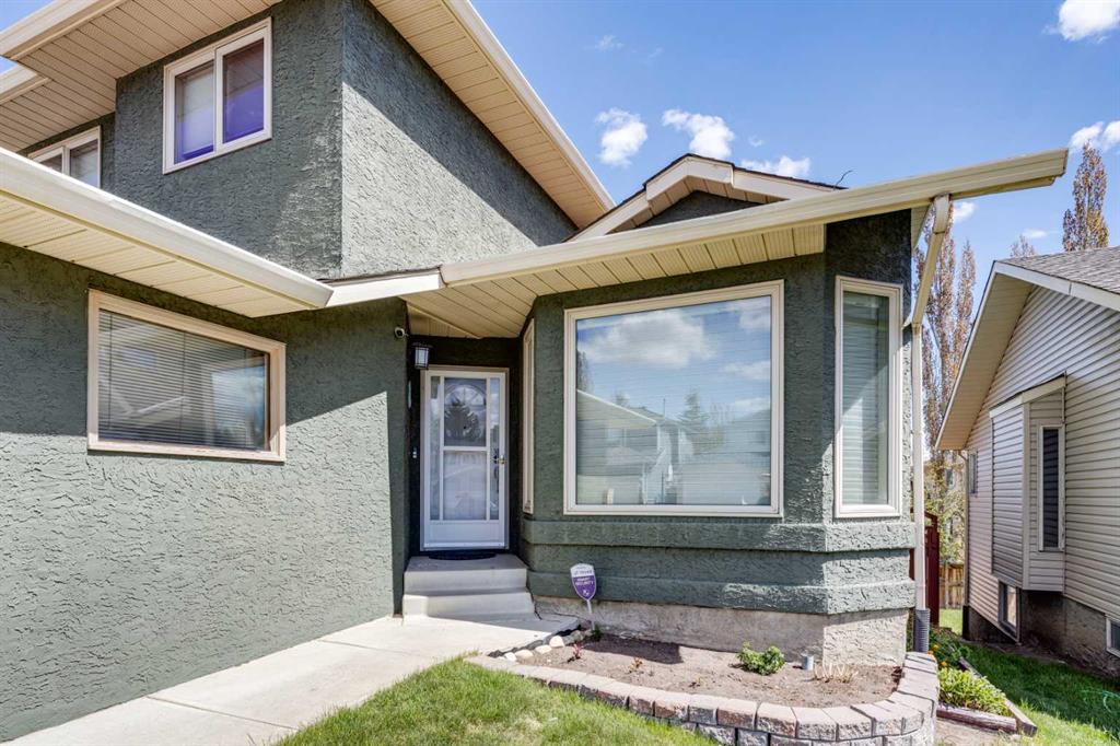 Picture for 20 MacEwan Ridge View NW