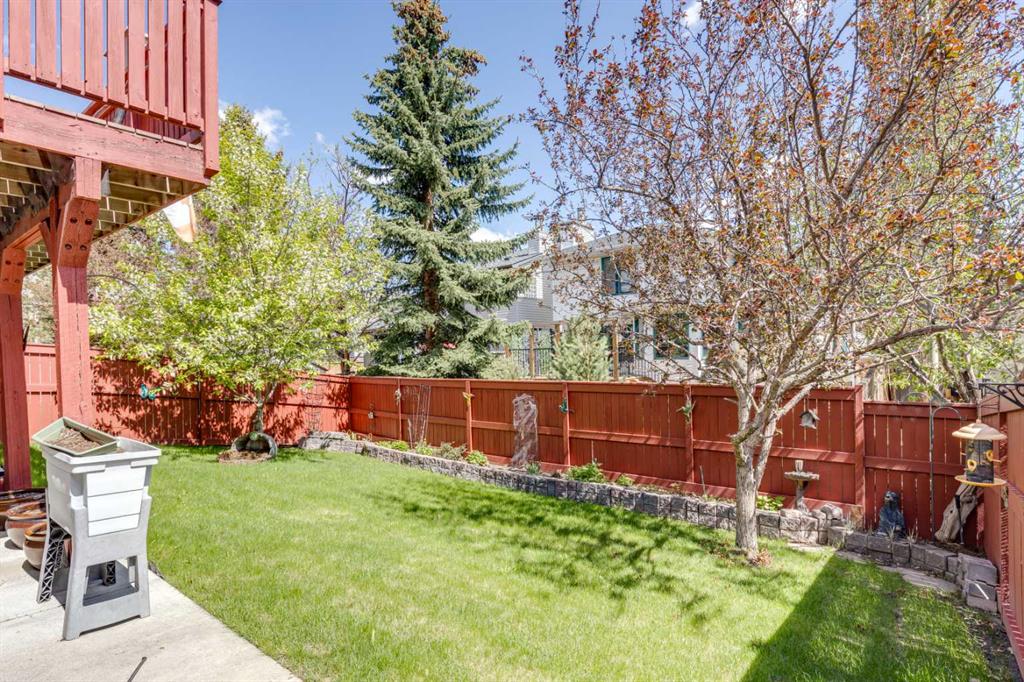 Picture for 20 MacEwan Ridge View NW
