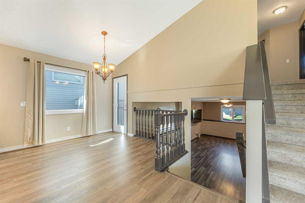 Picture for 215 Hidden Vale Place NW https://www.cirrealty.ca/reb/creb/18/A2266718_12.jpg