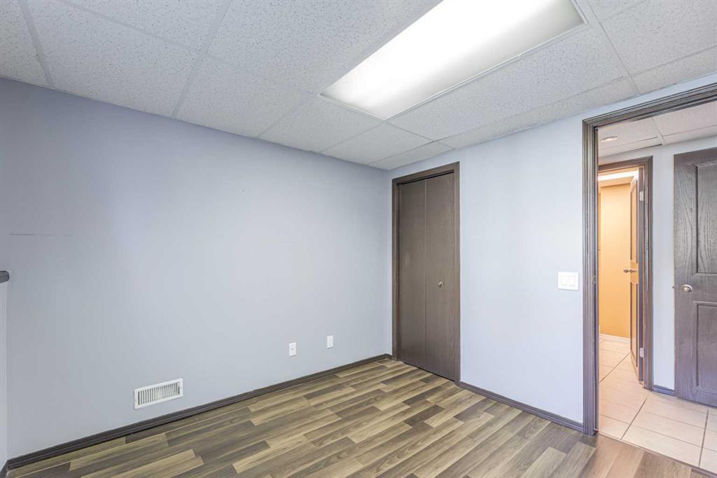 Picture for 215 Hidden Vale Place NW https://www.cirrealty.ca/reb/creb/18/A2266718_20.jpg