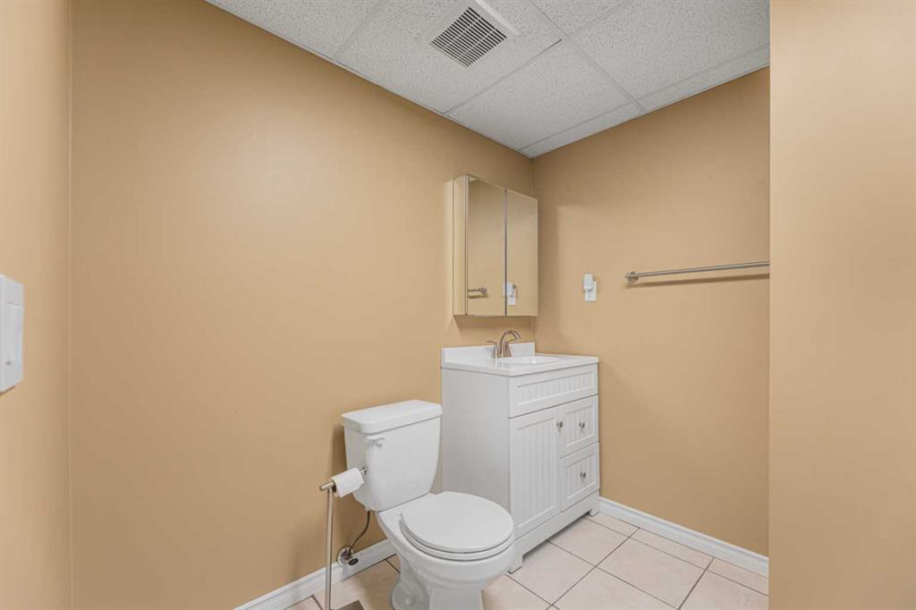 Picture for 215 Hidden Vale Place NW https://www.cirrealty.ca/reb/creb/18/A2266718_21.jpg