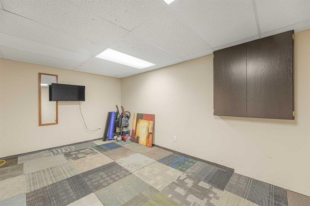 Picture for 215 Hidden Vale Place NW https://www.cirrealty.ca/reb/creb/18/A2266718_23.jpg