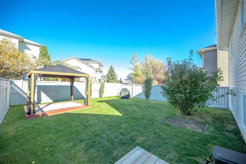 Picture for 215 Hidden Vale Place NW https://www.cirrealty.ca/reb/creb/18/A2266718_25.jpg