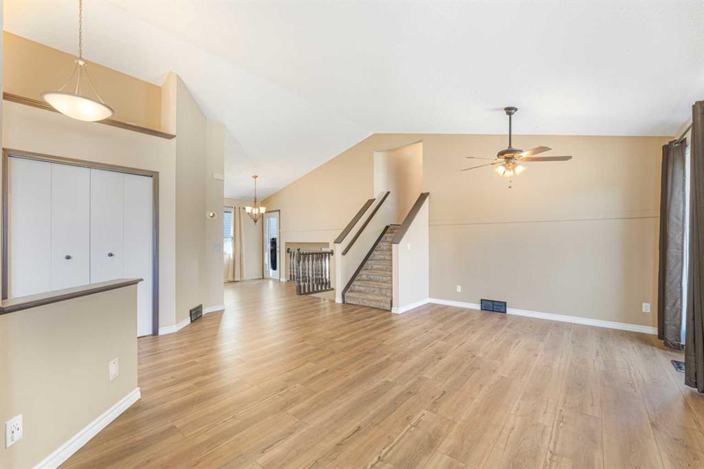 Picture for 215 Hidden Vale Place NW https://www.cirrealty.ca/reb/creb/18/A2266718_7.jpg