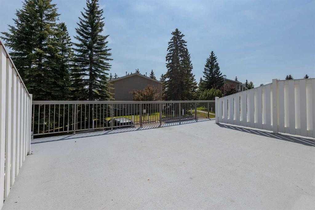 Picture for 39, 116 Silver Crest Drive NW https://www.cirrealty.ca/reb/creb/18/A2266918_11.jpg