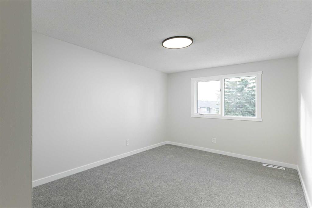 Picture for 39, 116 Silver Crest Drive NW https://www.cirrealty.ca/reb/creb/18/A2266918_19.jpg