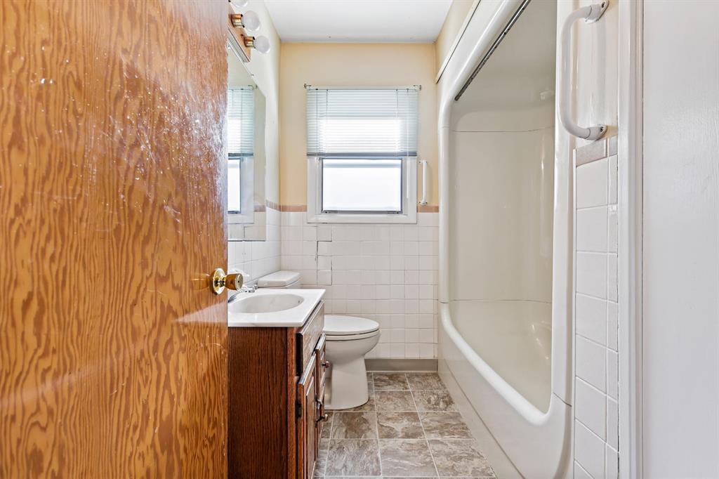 Picture for 5331 Buckthorn Road NW https://www.cirrealty.ca/reb/creb/18/A2267018_11.jpg