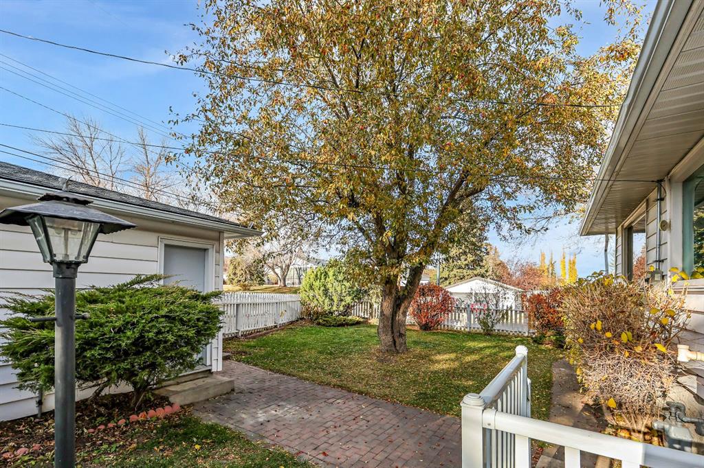 Picture for 5331 Buckthorn Road NW https://www.cirrealty.ca/reb/creb/18/A2267018_17.jpg
