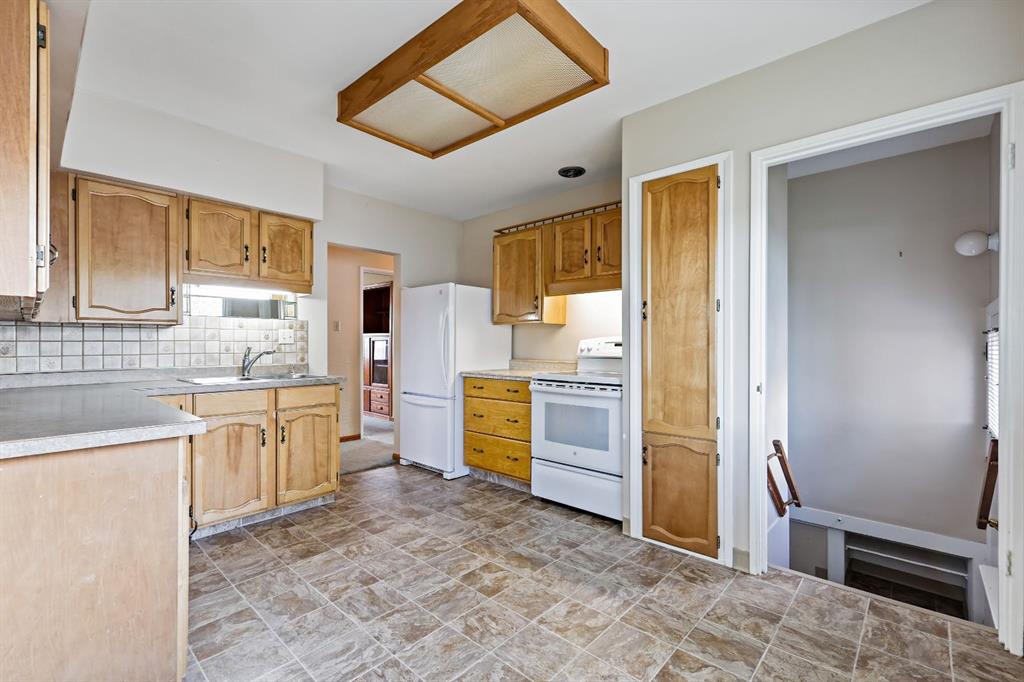 Picture for 5331 Buckthorn Road NW https://www.cirrealty.ca/reb/creb/18/A2267018_8.jpg