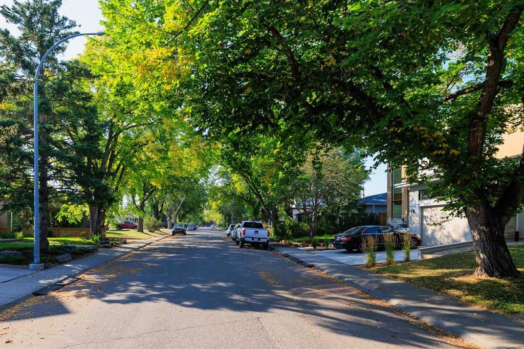 Picture for 319 42 Street SW