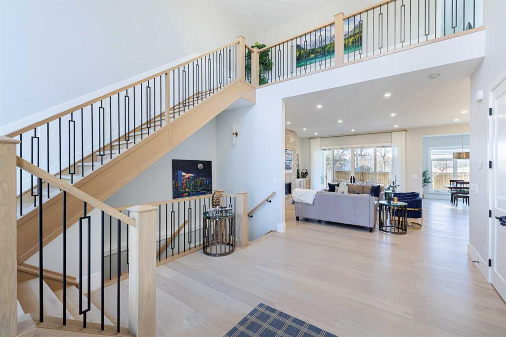 Picture for 319 42 Street SW