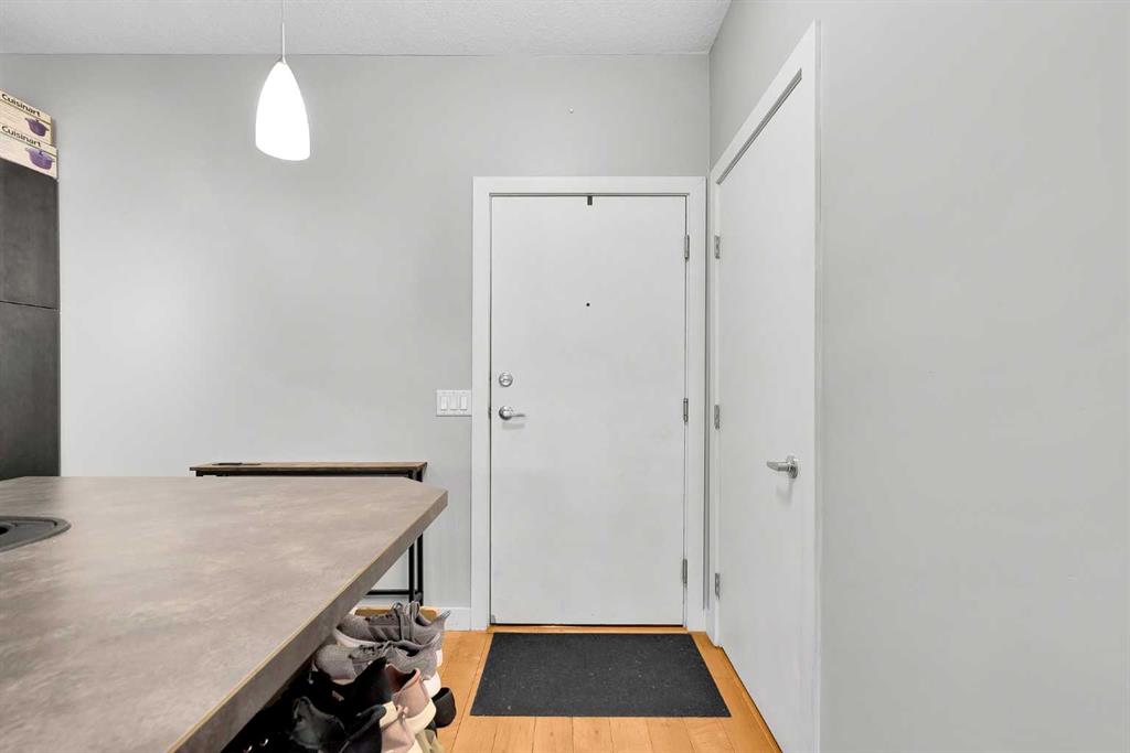 Picture for 109, 2307 14 Street SW