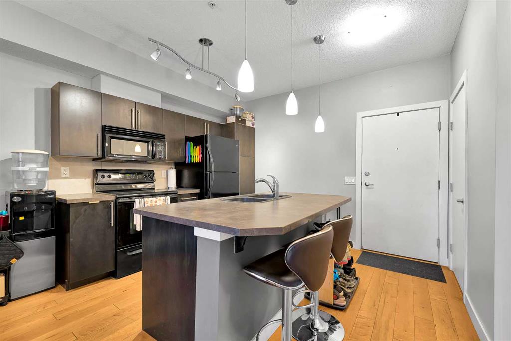 Picture for 109, 2307 14 Street SW