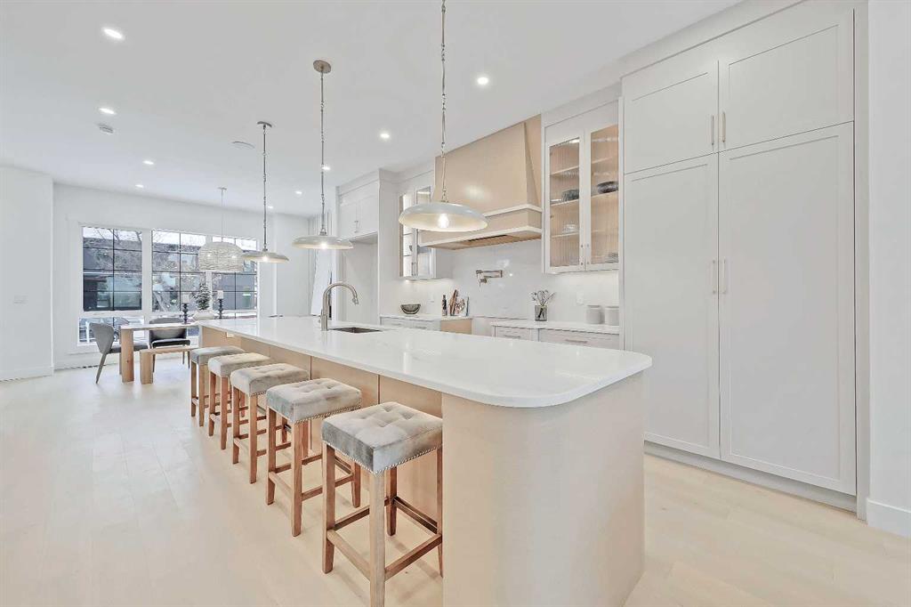 Picture for 732 33A Street NW