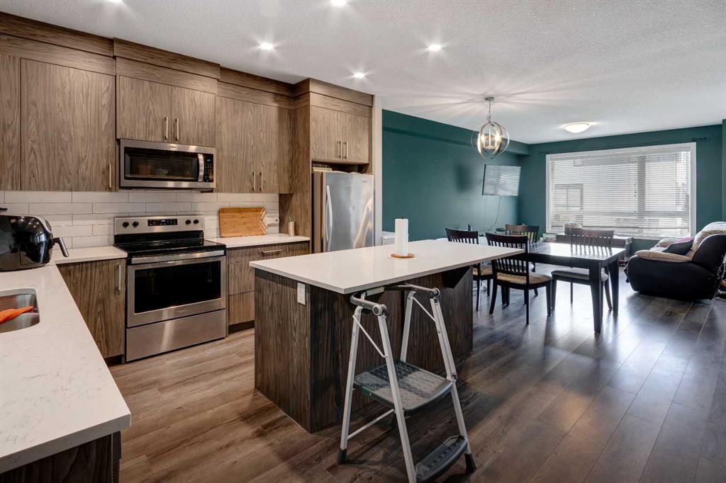 Picture for 105 Redstone Crescent NE