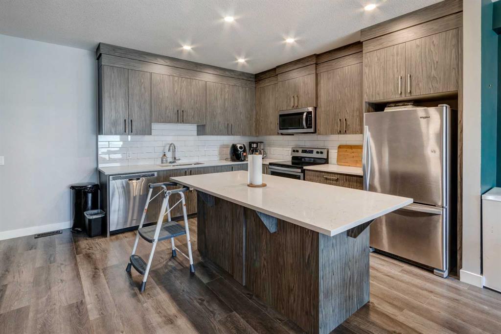 Picture for 105 Redstone Crescent NE