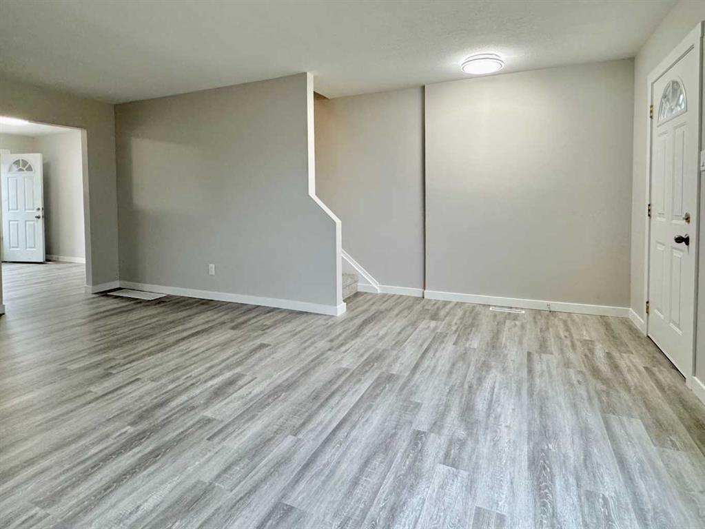 Picture for 221, 2211 19 Street NE