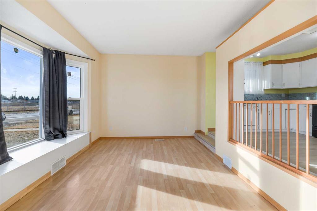 Picture for 124 Falwood Crescent NE