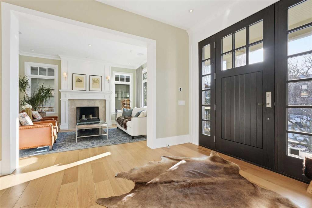 Picture for 214 39 Avenue SW