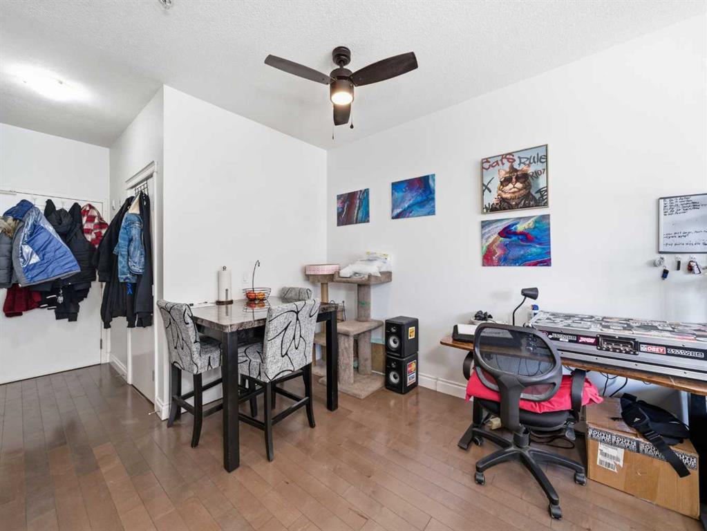 Picture for 2, 2040 35 Avenue SW